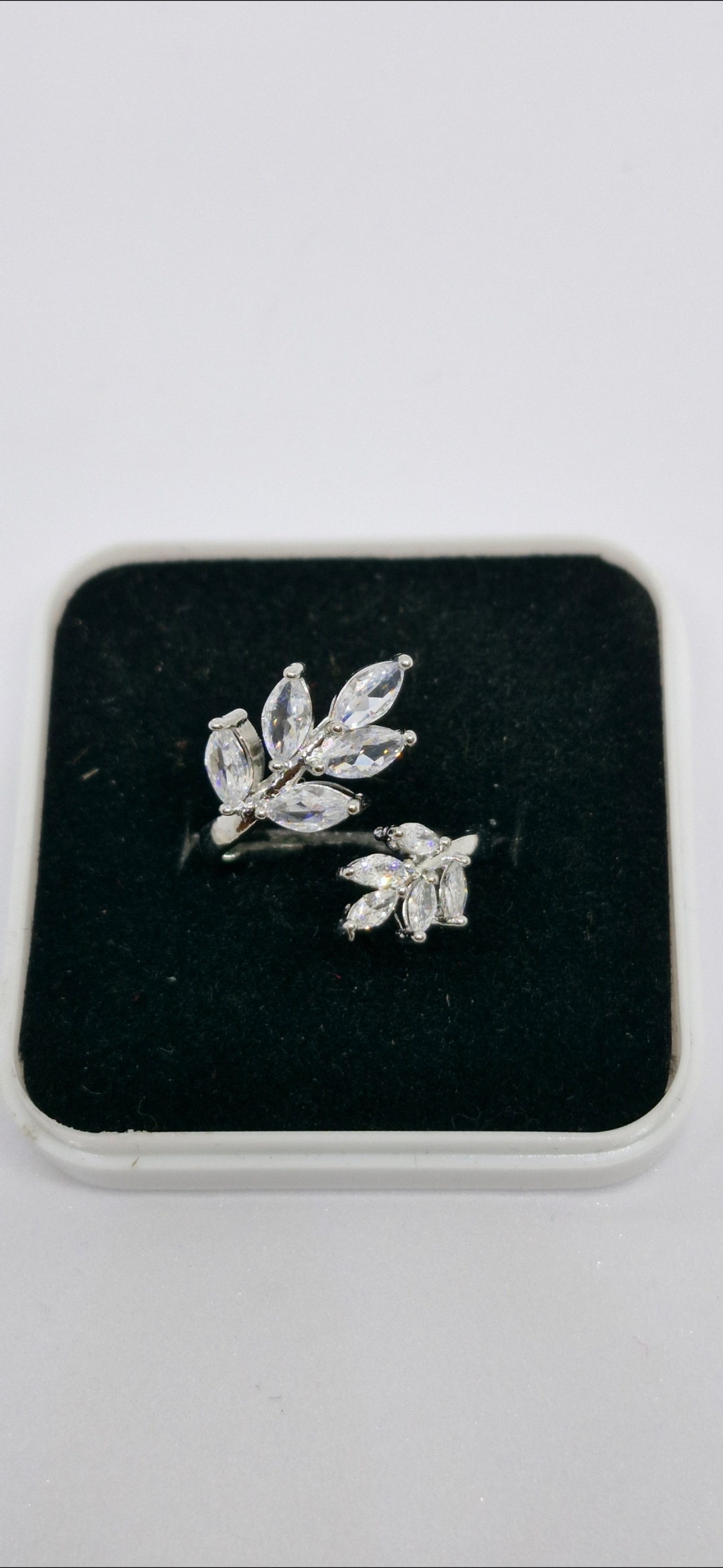 Elegant Leaf Design Crystal Adjustable Ring